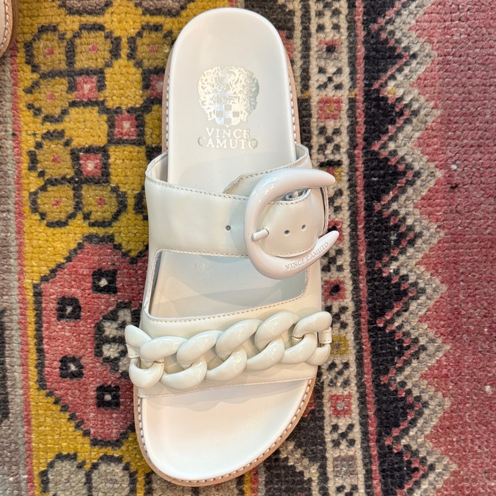 Vince Camuto White Leather Chain Slide Sandals Size 9.5 NWT - Picture 2 of 5